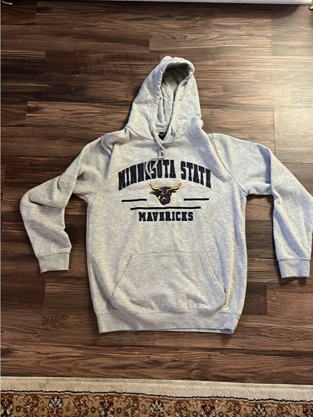 Colosseum Minnesota State Mavericks Heather Gray Hoodie with Navy & Gold Logo
